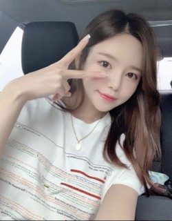 윤*